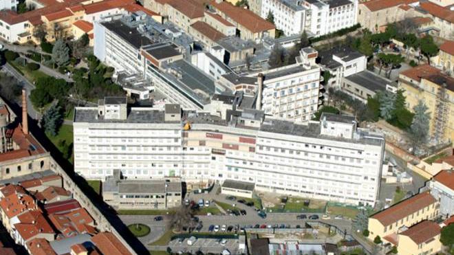 In giardino si parla del vecchio ospedale