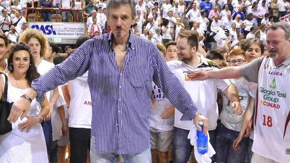 Sale il prezzo di abbonamenti e biglietti