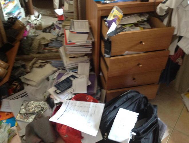 Torna dopo ore e trova la casa svaligiata dai ladri 
