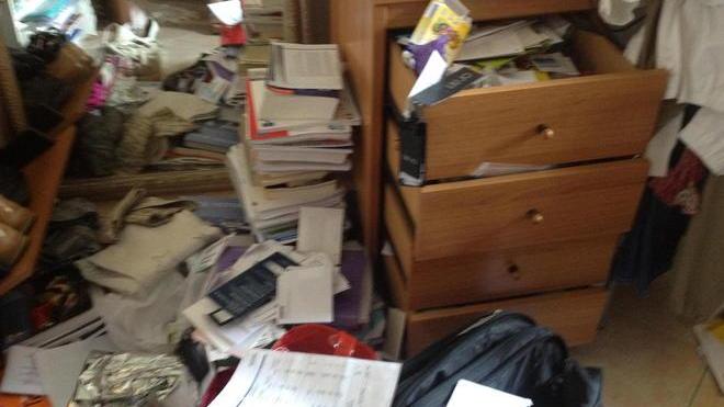 Torna dopo ore e trova la casa svaligiata dai ladri