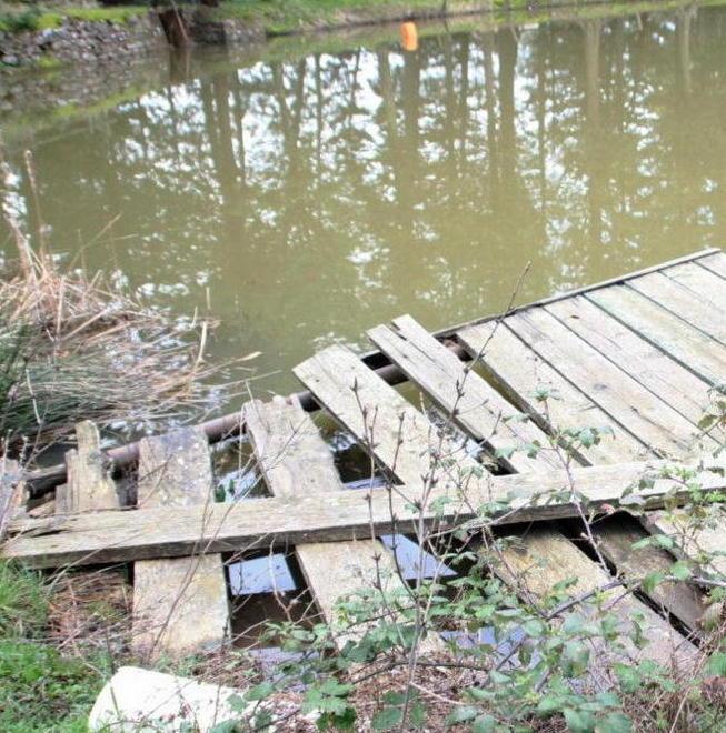 C’è anche un laghetto sportivo nel degrado 