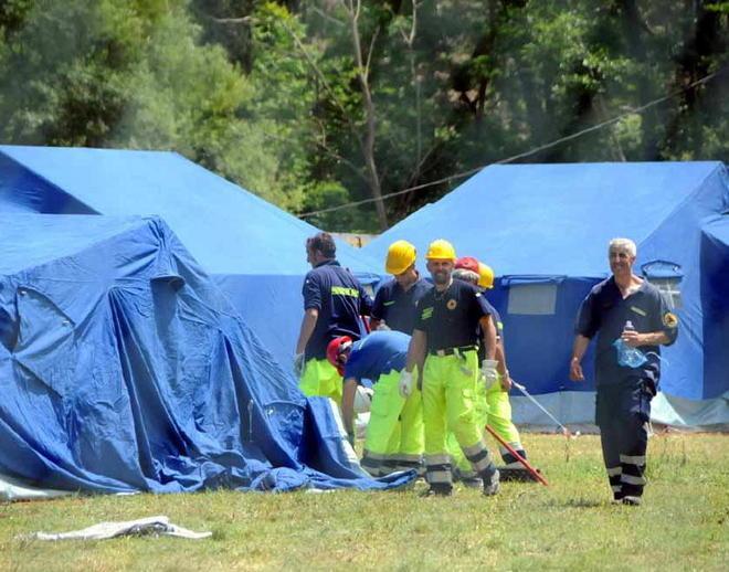 Contrordine, i campi non si smontano 