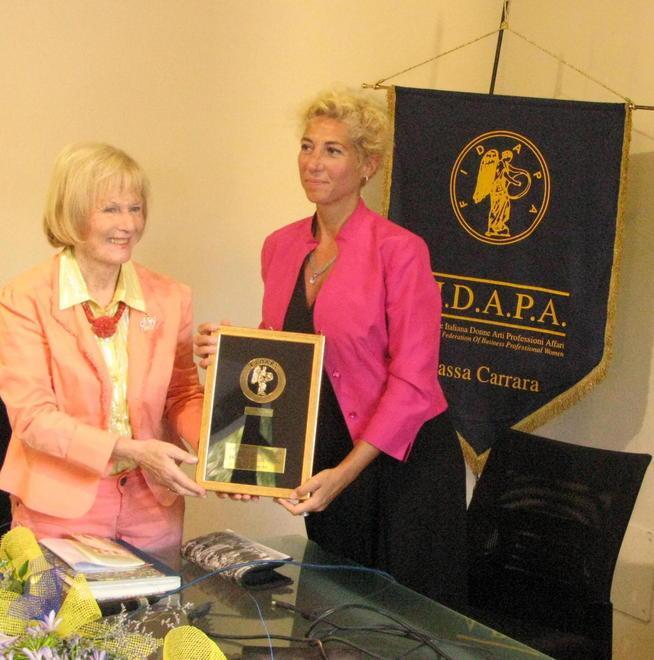 La consegna del premio Donna Fidapa