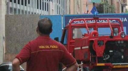 Bimbo chiuso in bagno, salvato dai pompieri
