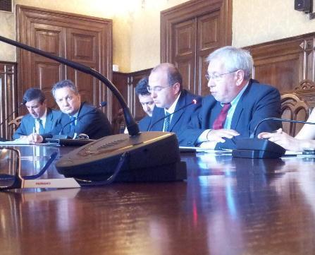 Canoni delle spiagge, il governo: «Stop agli aumenti» 