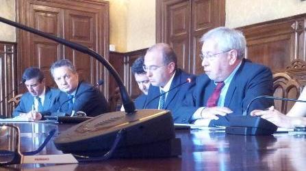 Canoni delle spiagge, il governo: «Stop agli aumenti»