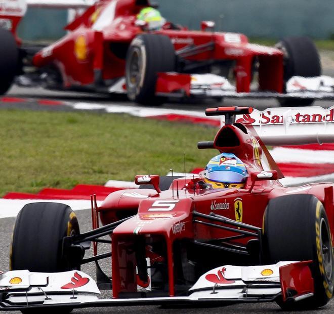 Trionfo di Ferrari in centro 