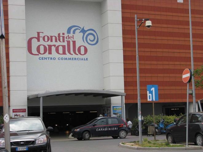 Si addormenta all’Ipercoop e ruba i gettoni dei bambini 