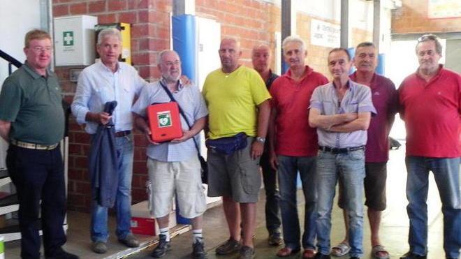 Un defibrillatore alla palestra di Calci