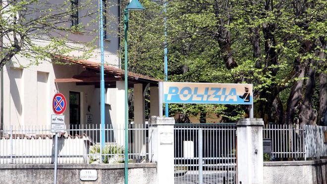 Minorenni e ubriachi si prendono a botte fuori dalla discoteca