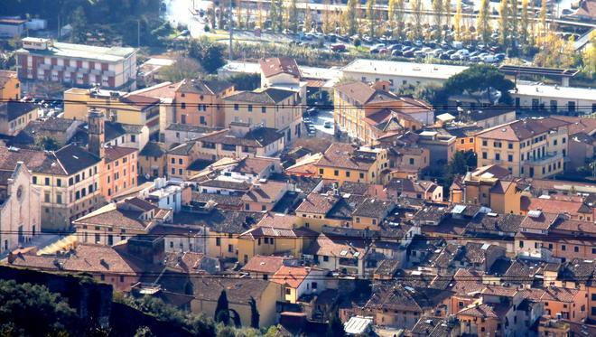 «Abbiamo salvato Pietrasanta» ma per i cittadini sarà una batosta 