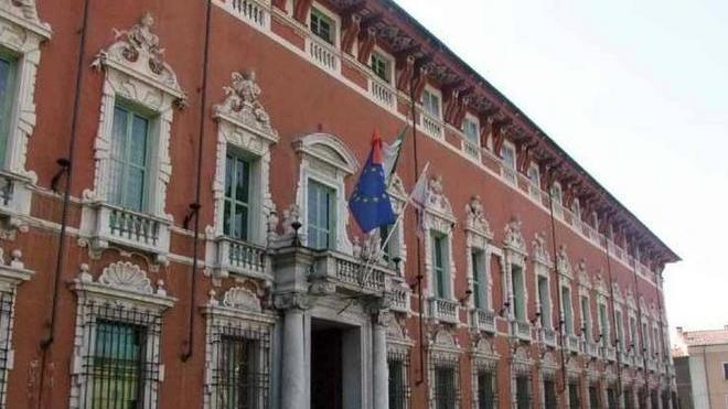 Gli Uffizi sulla costa, Massa si propone
