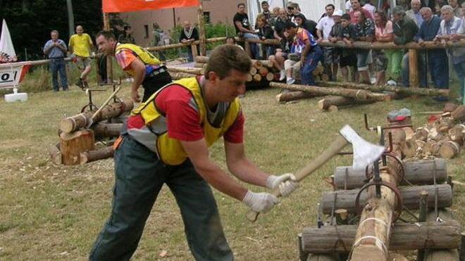 A Gavigno i boscaioli scaldano i muscoli