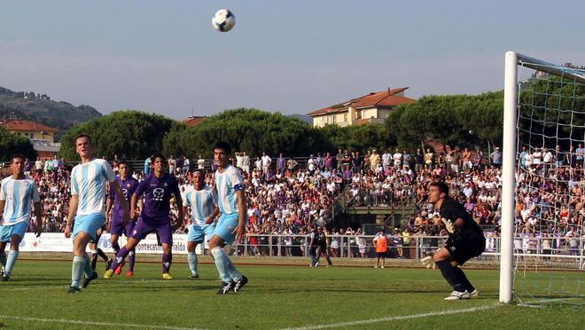 Orgia di gol e di passione In 4mila per i nuovi viola 