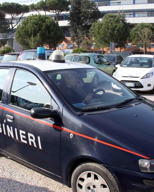 Incinta all’ottavo mese tenta di rubare