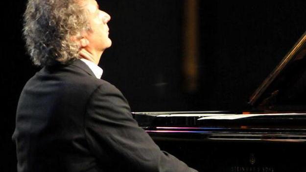 Il pianista Roberto Cacciapaglia stasera in concerto all’Anfiteatro Pecci