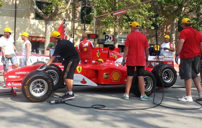 Sasha e i suoi amici veloci quasi come i meccanici di F1 