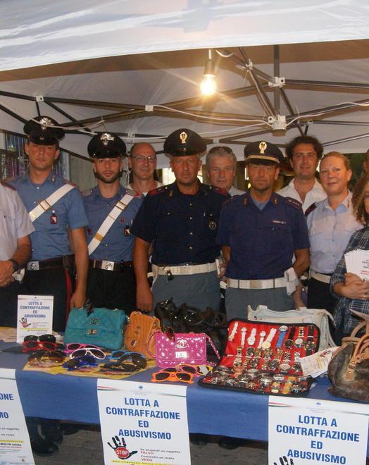 Presidio sul litorale contro la vendita di merci taroccate 