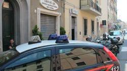 Rapina banca, in due in fuga in auto