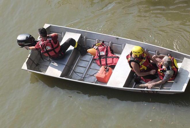 Salvataggio per un anziano scivolato in Arno 