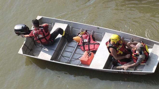 Salvataggio per un anziano scivolato in Arno