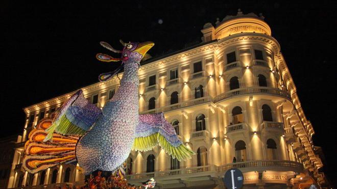 Carnevale estivo, ora Santini lancia una terza sfilata