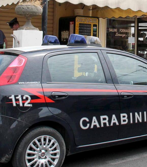 Cerca di acquistare occhiali con la carta di credito rubata