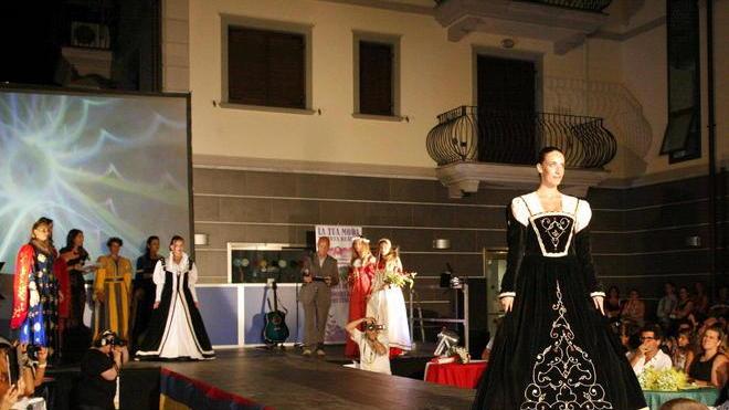 Il concorso di Miss Palio in piazza Matteotti