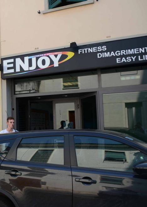 Furto con danni durante la notte alla palestra “Enjoy” 