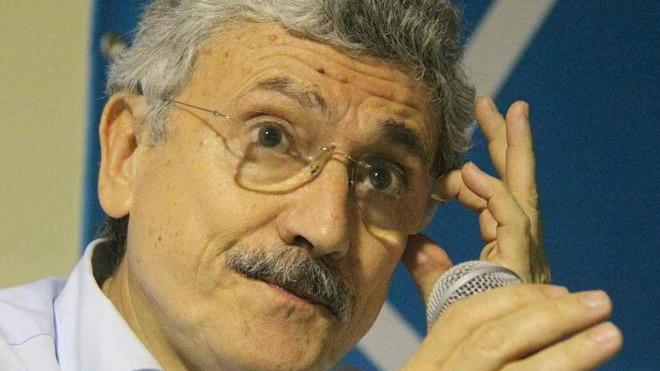 D’Alema: Renzi meglio candidato premier che segretario del partito