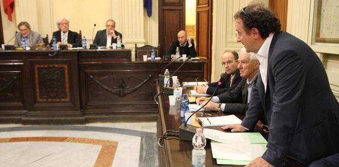 Mozione anti-dirigente: la maggioranza dice no 