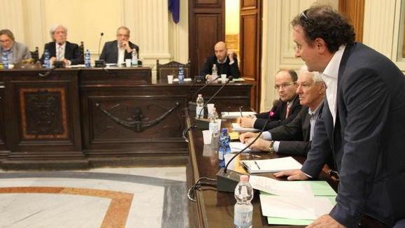 Mozione anti-dirigente: la maggioranza dice no
