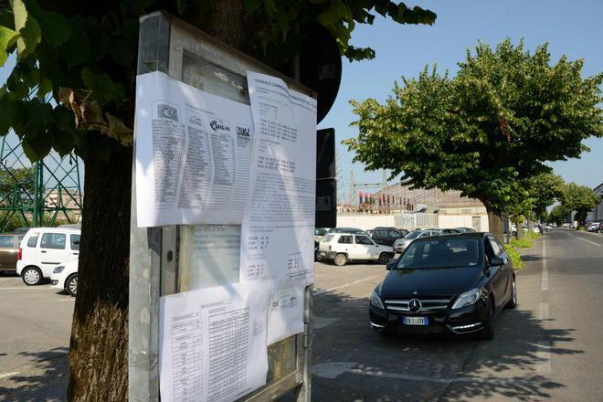 Svastiche sulla testa dei sindacalisti 