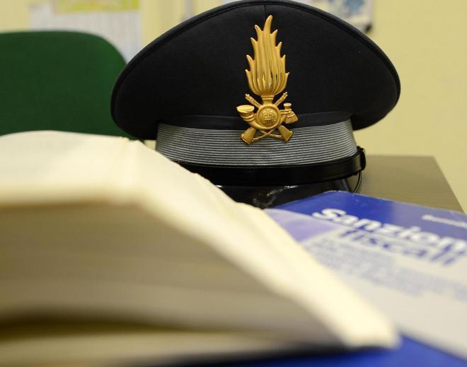 Gli sequestrano 9 case per i debiti con Equitalia