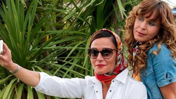 Con “Happy ciak” tutti sul set per prendersi in giro