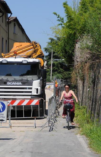 Ritardi nei lavori Negozianti in guerra con Comune e Geal