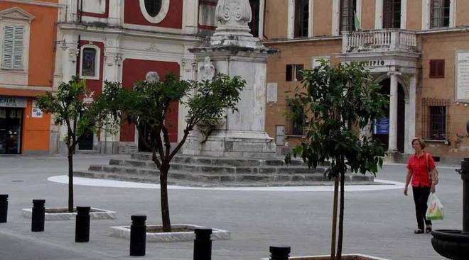 Piazza Mercurio, «Sì a manifestazioni secondo le regole»