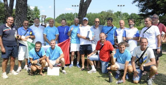Il Tc Lucca Vicopelago vince il titolo over 50 maschile 
