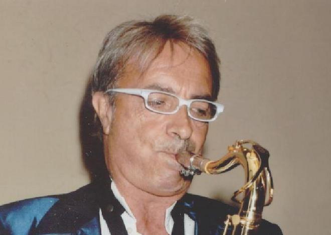 Cena solidale mercatino dei libri e tante band