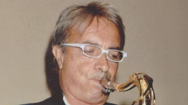 Cena solidale mercatino dei libri e tante band