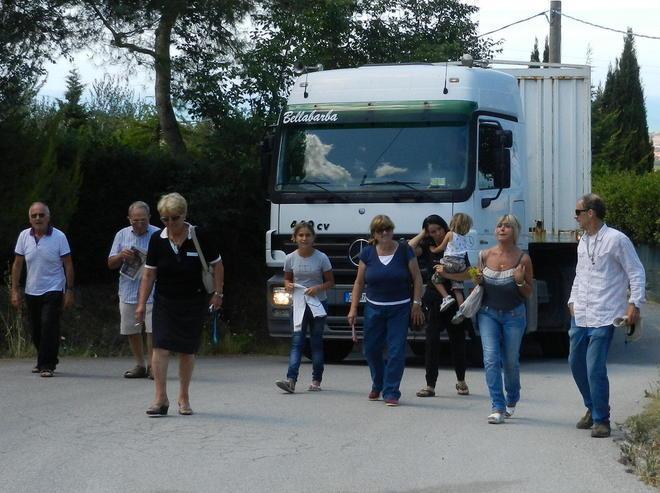 «La strada è privata niente camion alla discarica» 