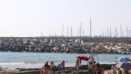 Divieto di balneazione revocato a metà