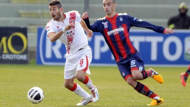 Il Grifone va in ritiro Delvecchio in partenza in dubbio Marco Crimi