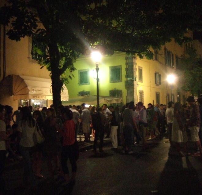 «Basta polemiche» Confcommercio sulla movida