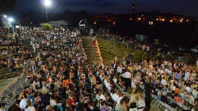 Riondino: un festival del rifiuto nel paese della discarica