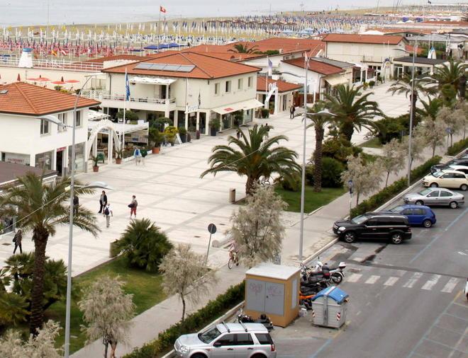 «Chiudere il viale a mare è un suicidio economico»