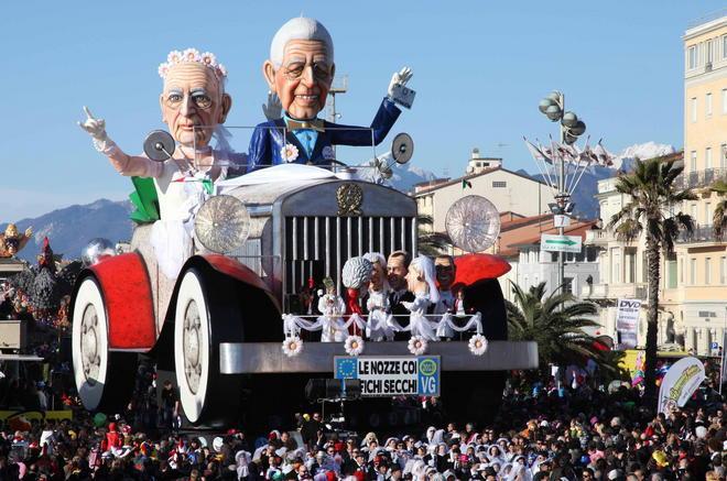 Tre carri per il Carnevale d’estate 