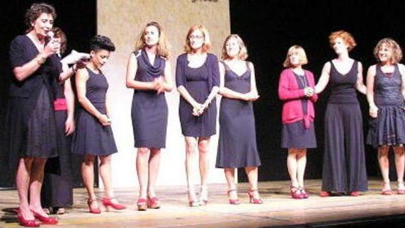 Tutte le donne di Serena Applausi a Villa Schiff
