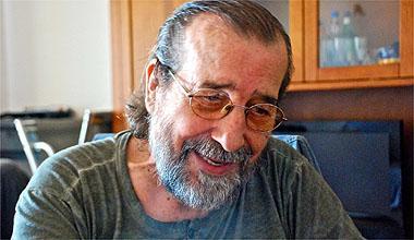 «Io, comico irriverente cancellato dal potere» 