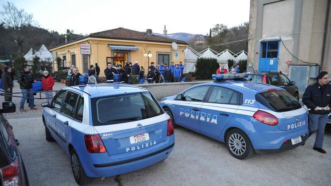 Tentano di entrare in casa per rubare, arrestati